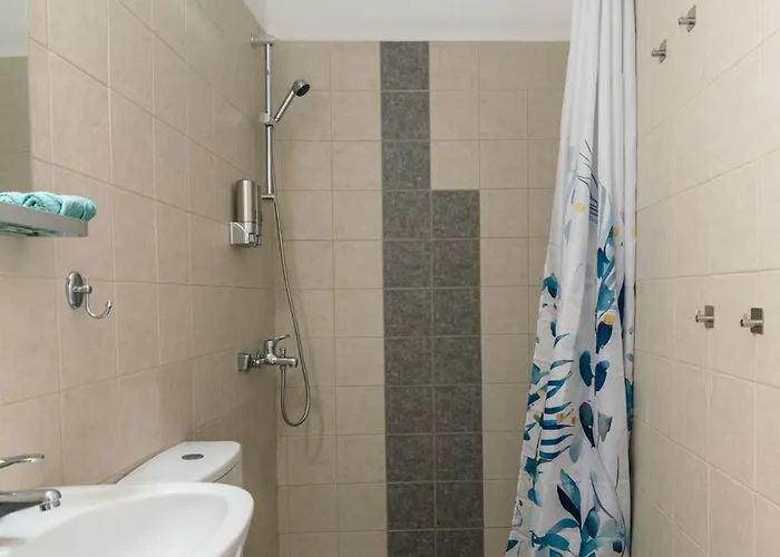 Paraspori Adamantas (Milos)